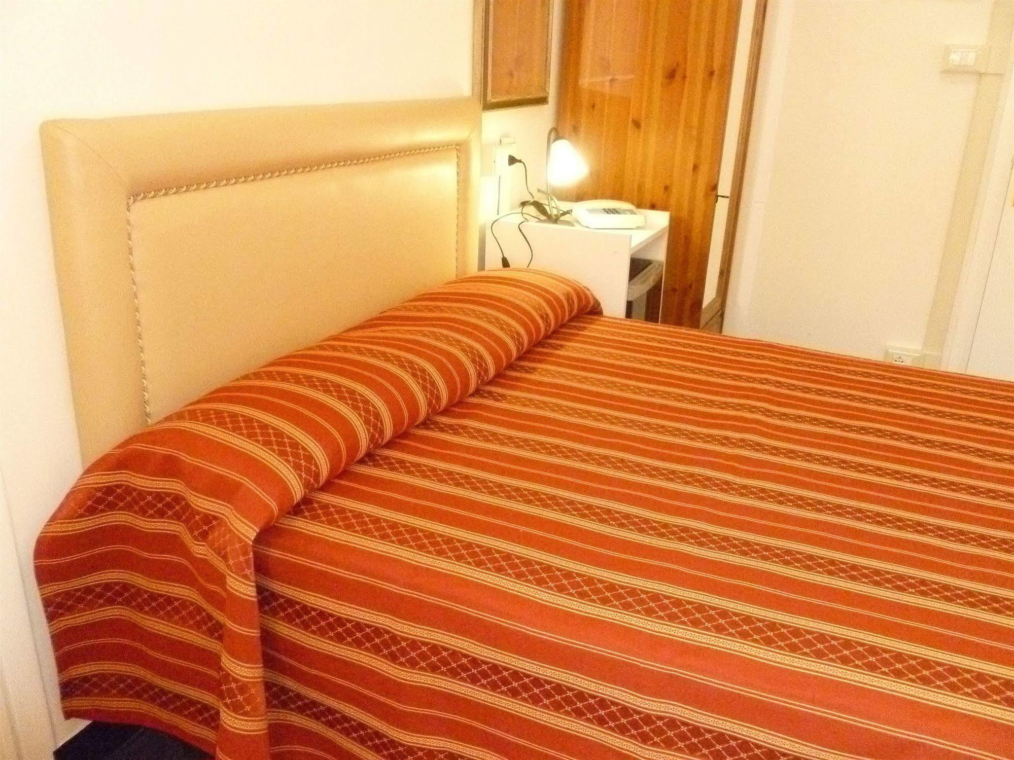 Hotel Agnello D'Oro Genova Bagian luar foto